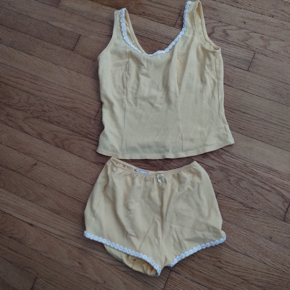 Women's Yellow Lace Trim Sleepwear Set